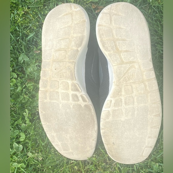 Nike Black/White “Roshe Two” Men’s Sneakers Size 13 - Picture 2 of 8